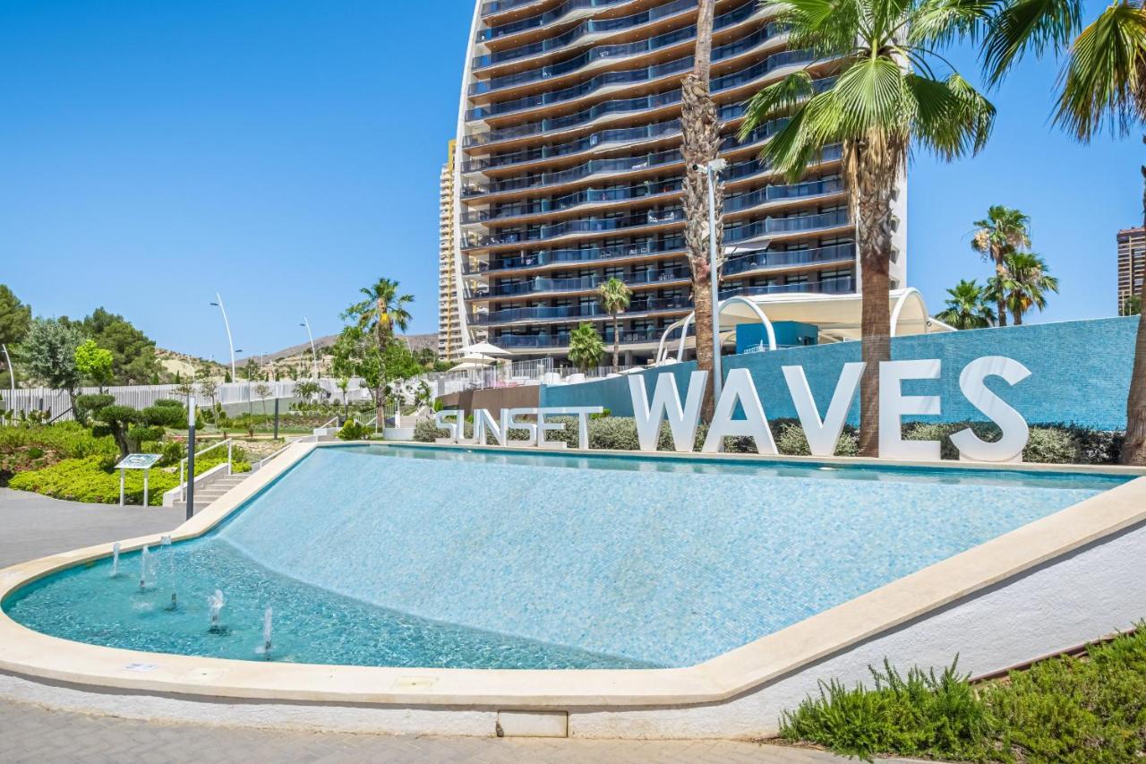 Sunset Waves Deluxe Apartments Poniente Beach Resort Benidorm Exterior photo